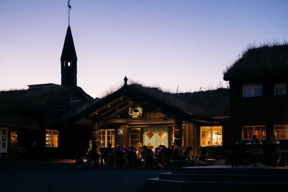 Danebu Kongsgaard på kvelden